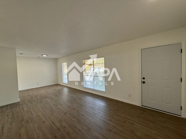 Foto del edificio - 9711 Flagstaff Dr