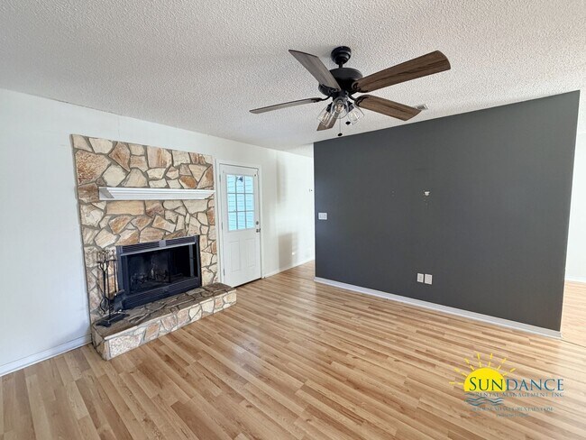 Building Photo - Spacious 3-Bedroom Home in South Crestview!