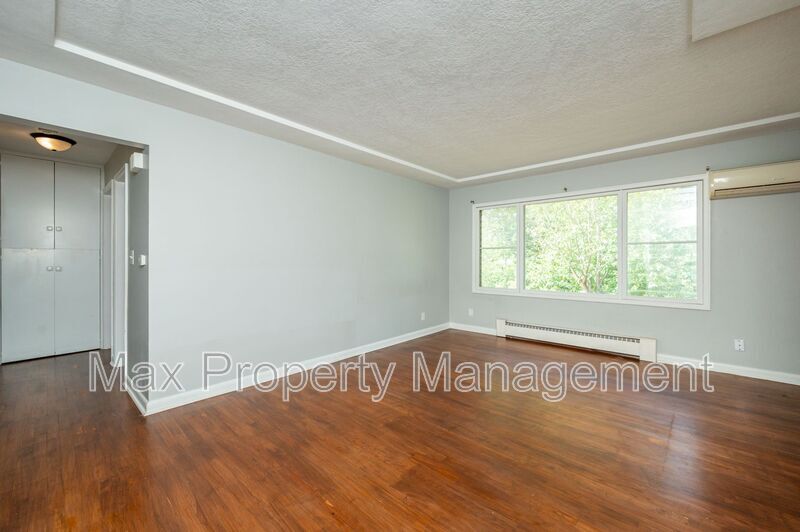 Foto principal - 3715 Madison Ave