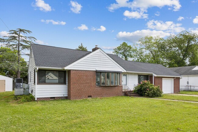 Building Photo - Single-Level 3 Bedroom Rental Near Downtown Hampton