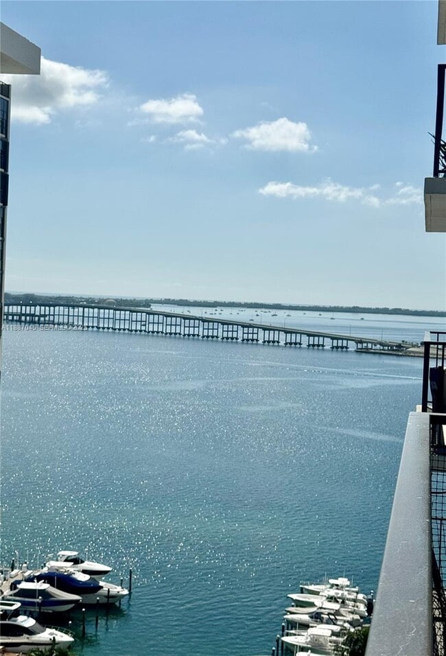 Building Photo - 1901 Brickell Ave