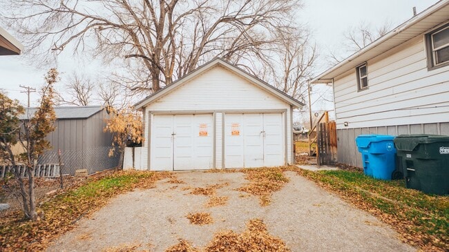 Building Photo - 725 N 10th Ave