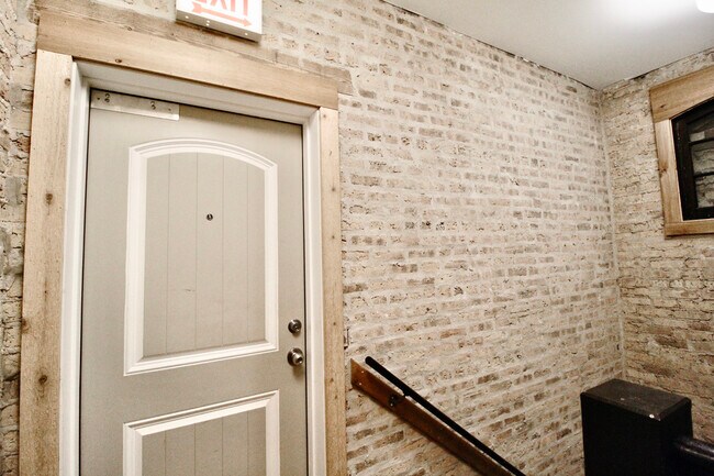 Building Photo - 2612 N Fairfield Ave
