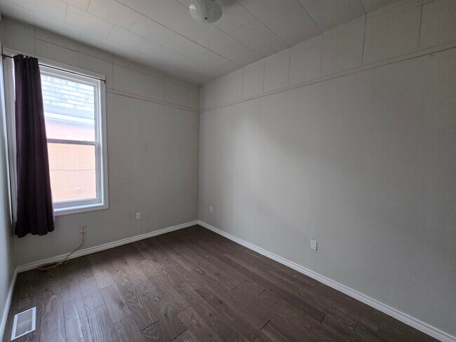 Photo du bâtiment - 550 Aylmer St N