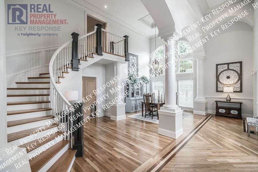 Foto principal - Large 5 bedroom Executive Luxury Home in t...