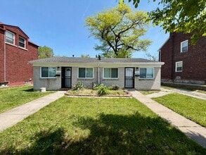 Building Photo - 564 Marquette Dr
