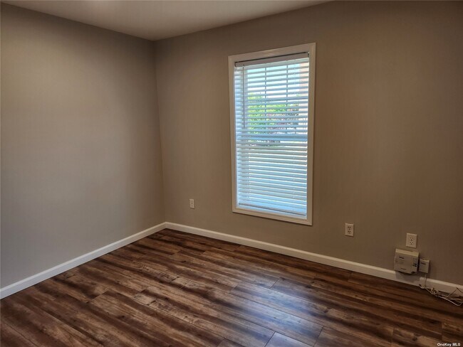 Building Photo - 52 N Bergen Pl