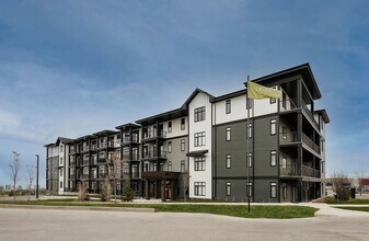 Building Photo - 60 Sage Hill Walk NW