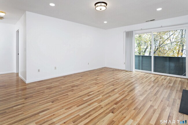 Foto del edificio - 267 W Cedar St