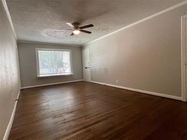 Building Photo - 2327 Branard St