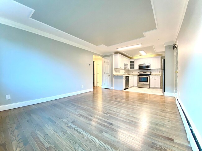 Photo - 2bed unit in Watertown is available in9/1 House