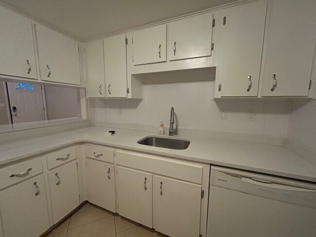 Cocina - 12225 Environmental Dr