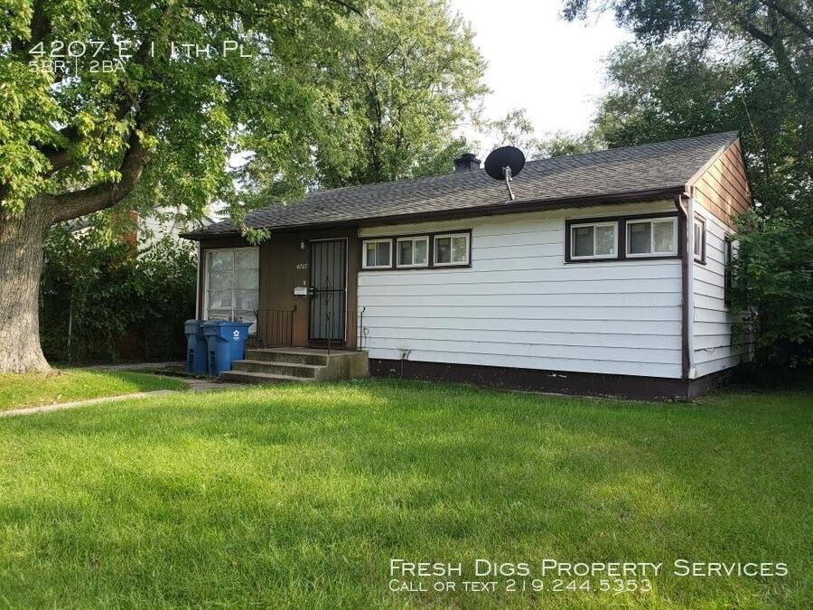 Primary Photo - 5 bedroom 2 bathroom home in Gary