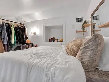 Foto del edificio - 1169 SW 23rd Ave