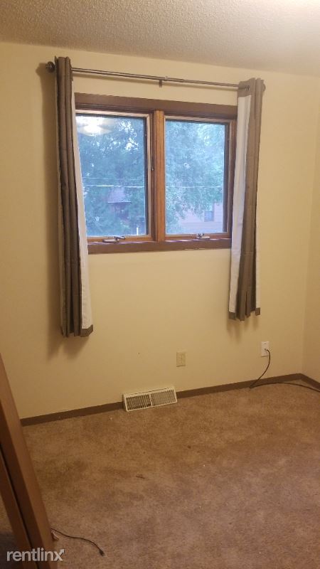 Building Photo - 1 br, 1 bath House - 105 Silver St W