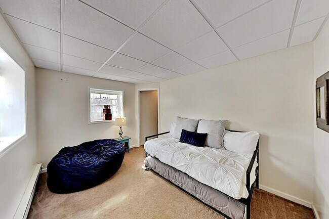 Building Photo - 12 Ox Creek Unit A