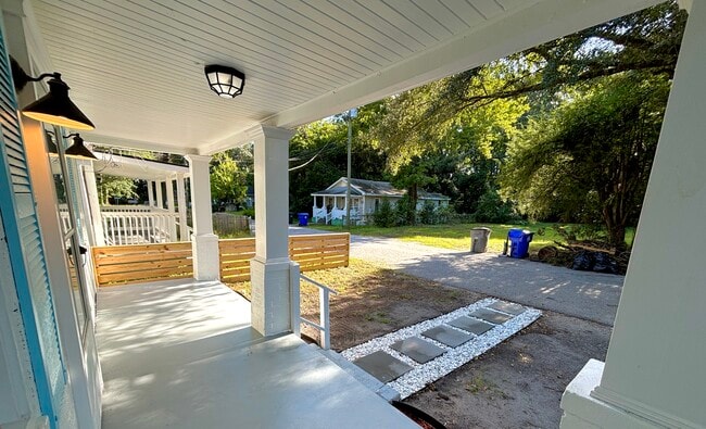 Building Photo - 4718 Mint Ave