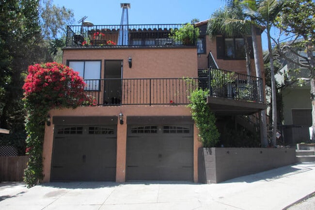 Building Photo - 2001 1/2 Pinehurst Rd