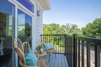 Outdoor Balcony - The Elle on Lockwood