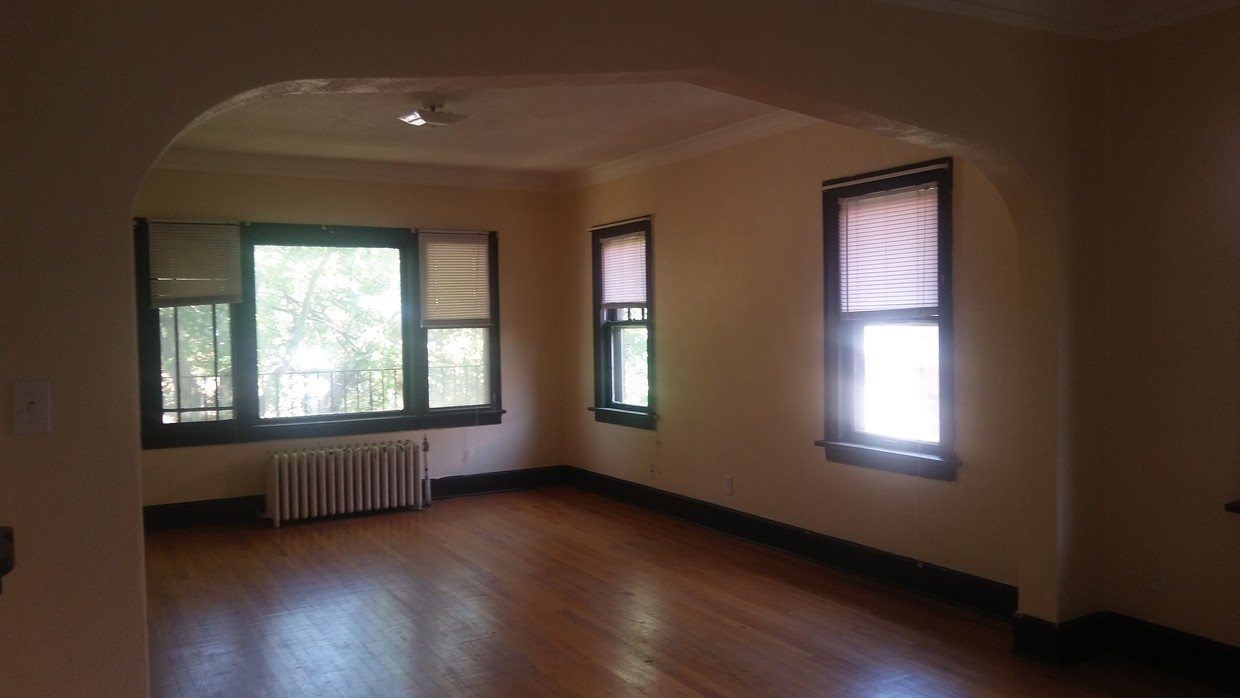 Primary Photo - 2126 Auburn St