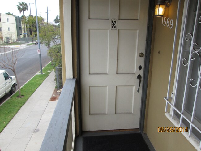 Foto del edificio - 1569 W 27th St
