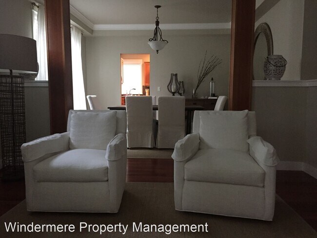 Building Photo - 3 br, 3 bath House - 10286 NE Garibaldi Loop