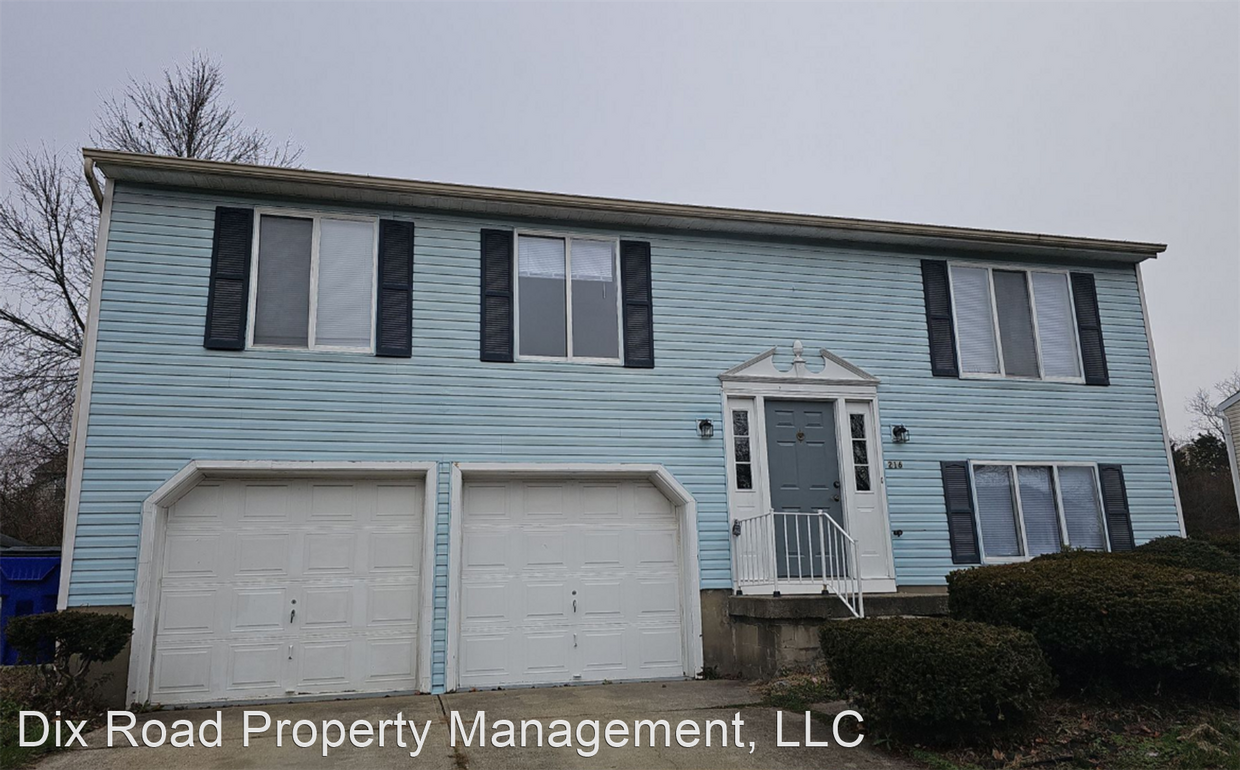 Primary Photo - 3 br, 1.5 bath House - 216 Heathrow Court,