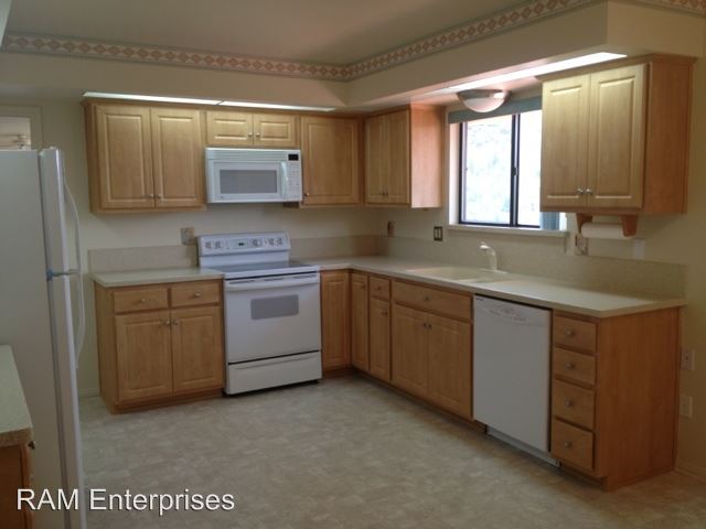 Building Photo - 1380 Solar Heights Dr