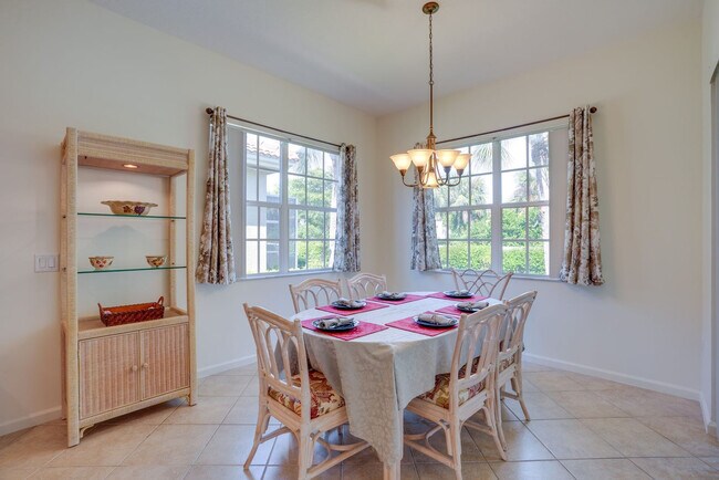 Foto del edificio - 5557 Whispering Willow Way