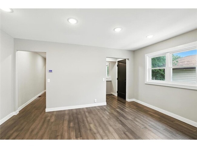 Building Photo - 3284 Idaho Ave S