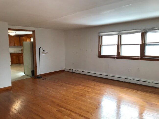 Building Photo - 123 Highland Ave