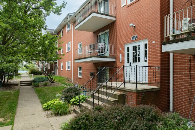 Patios - Hilltop Apartments