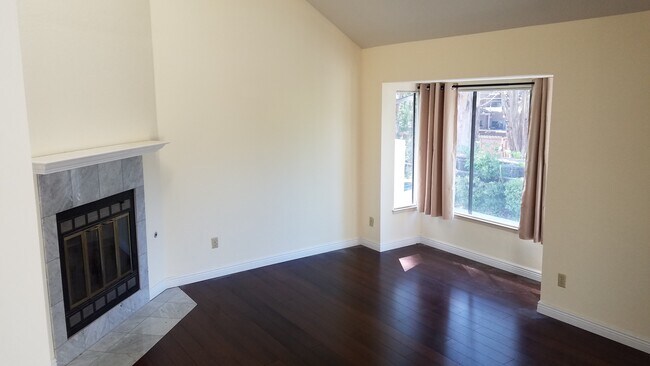 Sala de estar - 3073 Middlefield Rd