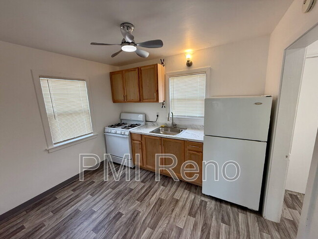 Foto del edificio - 816 W 1st St
