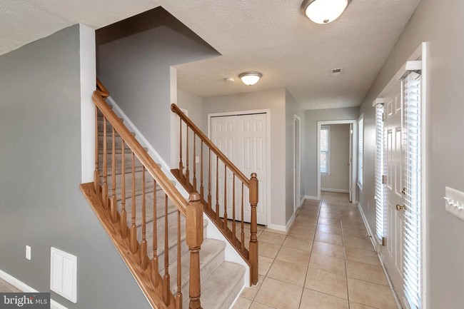 Building Photo - 101 Stingray Ct