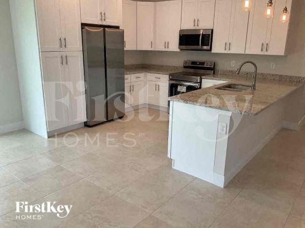 Foto del edificio - 1729 NW 11th Pl