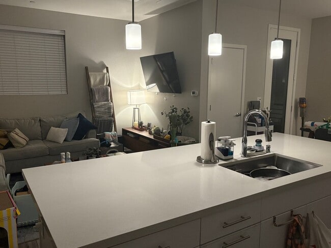 Photo - Modern 2-Bedroom Condo Near Downtown Sacra...