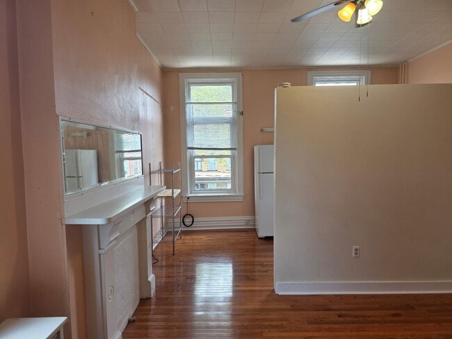 Building Photo - 140 S Fairmount St