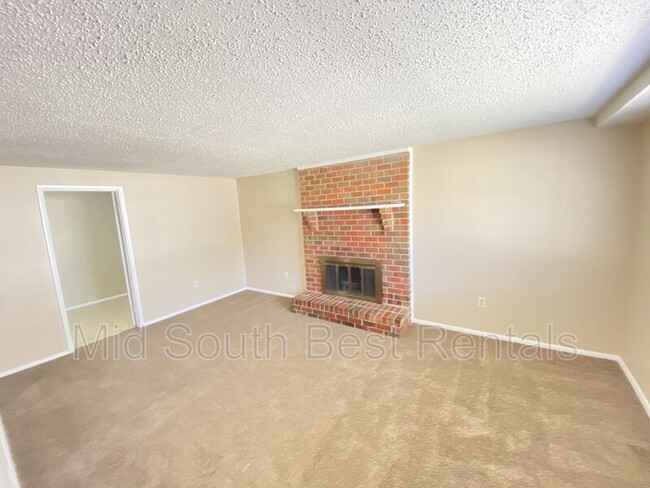 Foto del edificio - 7425 Doncaster Ln (Southeast)