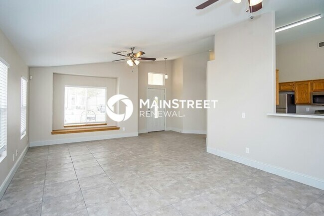 Building Photo - 3 Bedroom Pet-Friendly Home in North Las V...