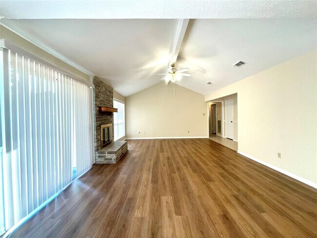 Building Photo - 15307 Pebble Lake Dr