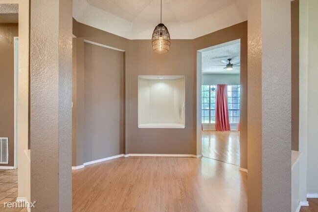 Building Photo - 4 br, 2 bath House - 4806 Clay Dr UNIT