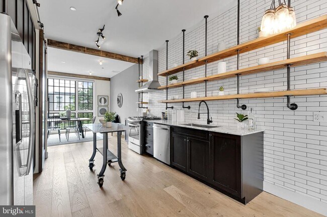 Building Photo - 774 Girard St NW