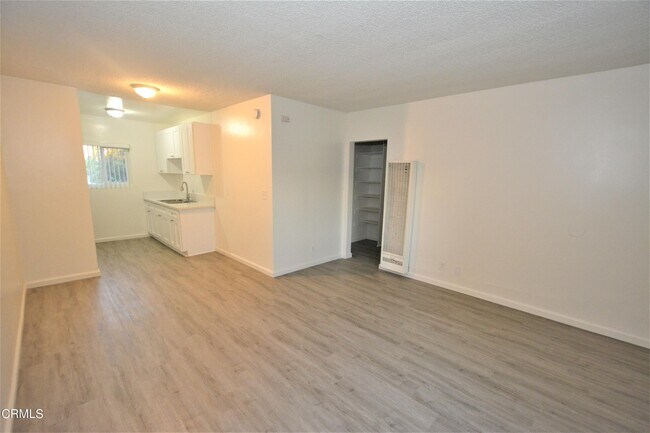 Foto del edificio - 710 W Channel Islands Blvd