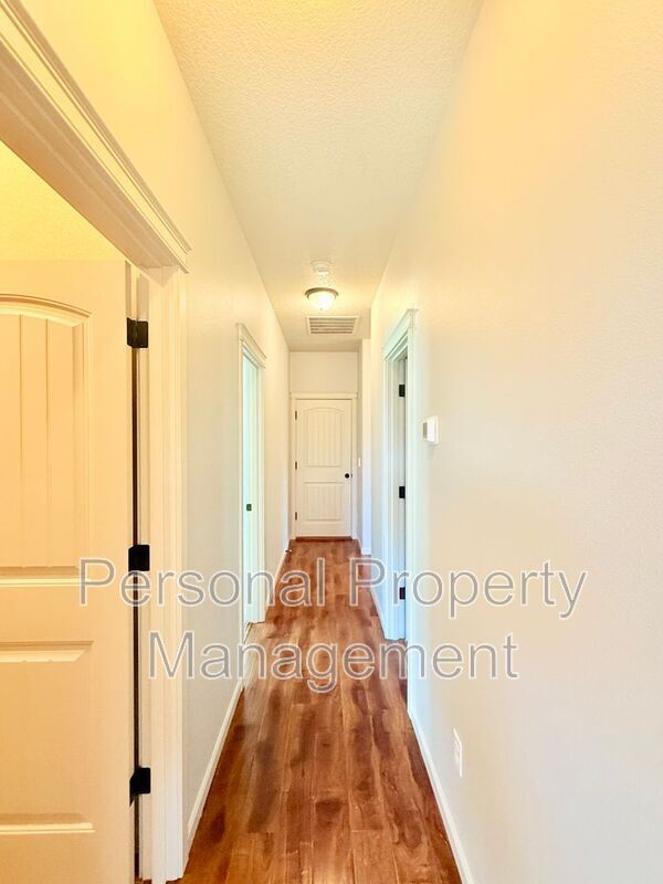 Foto del edificio - 536 NW Fargo St