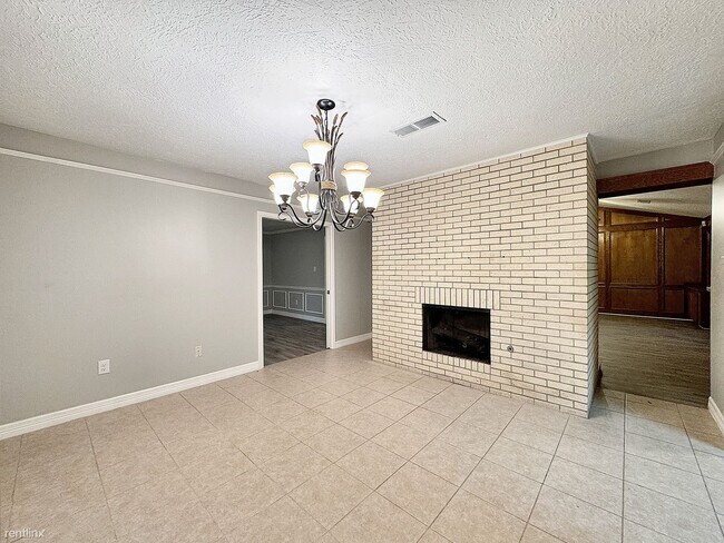 Foto del edificio - 3 br, 3.5 bath House - 4807 Country Club Vw