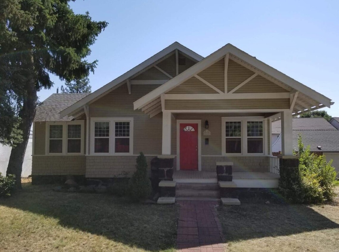 713 4th St, Cheney, WA 99004 House Rental in Cheney, WA