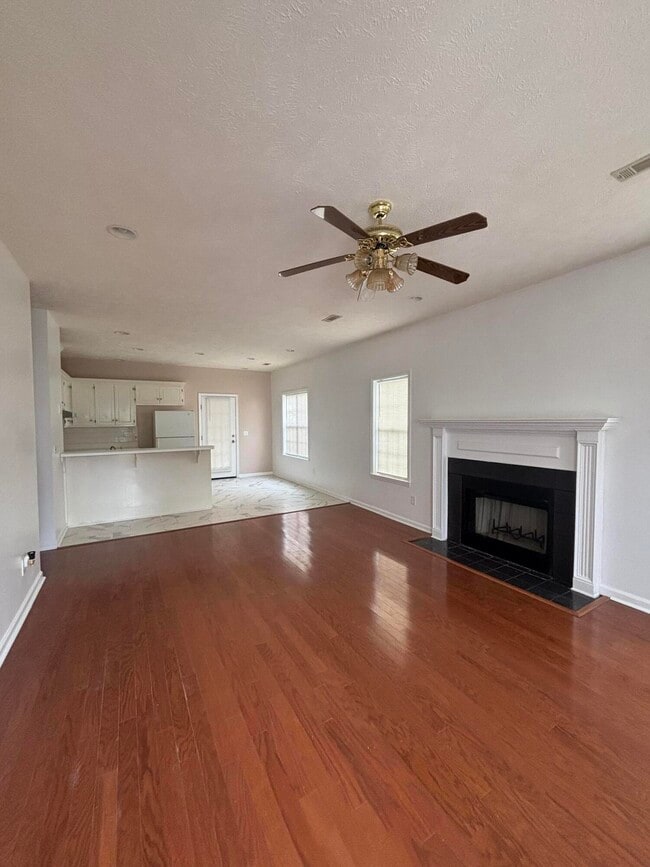 Building Photo - 181 Shelby Dr