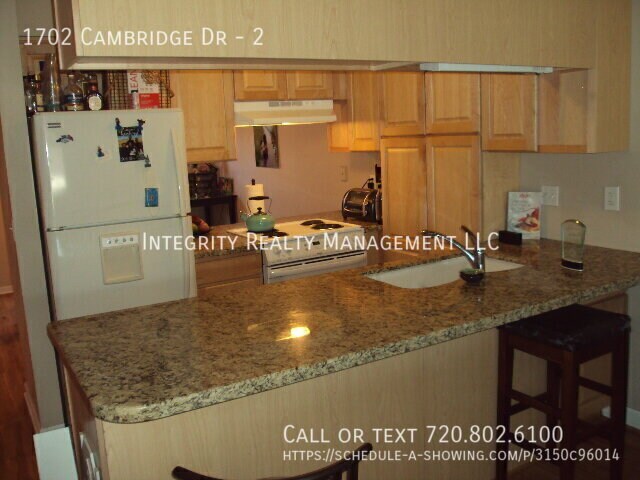 Foto del edificio - 1702 Cambridge Dr