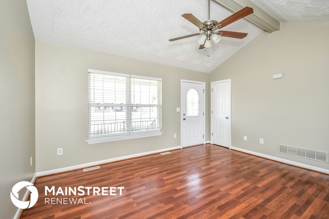 Building Photo - 385 Drake Dr